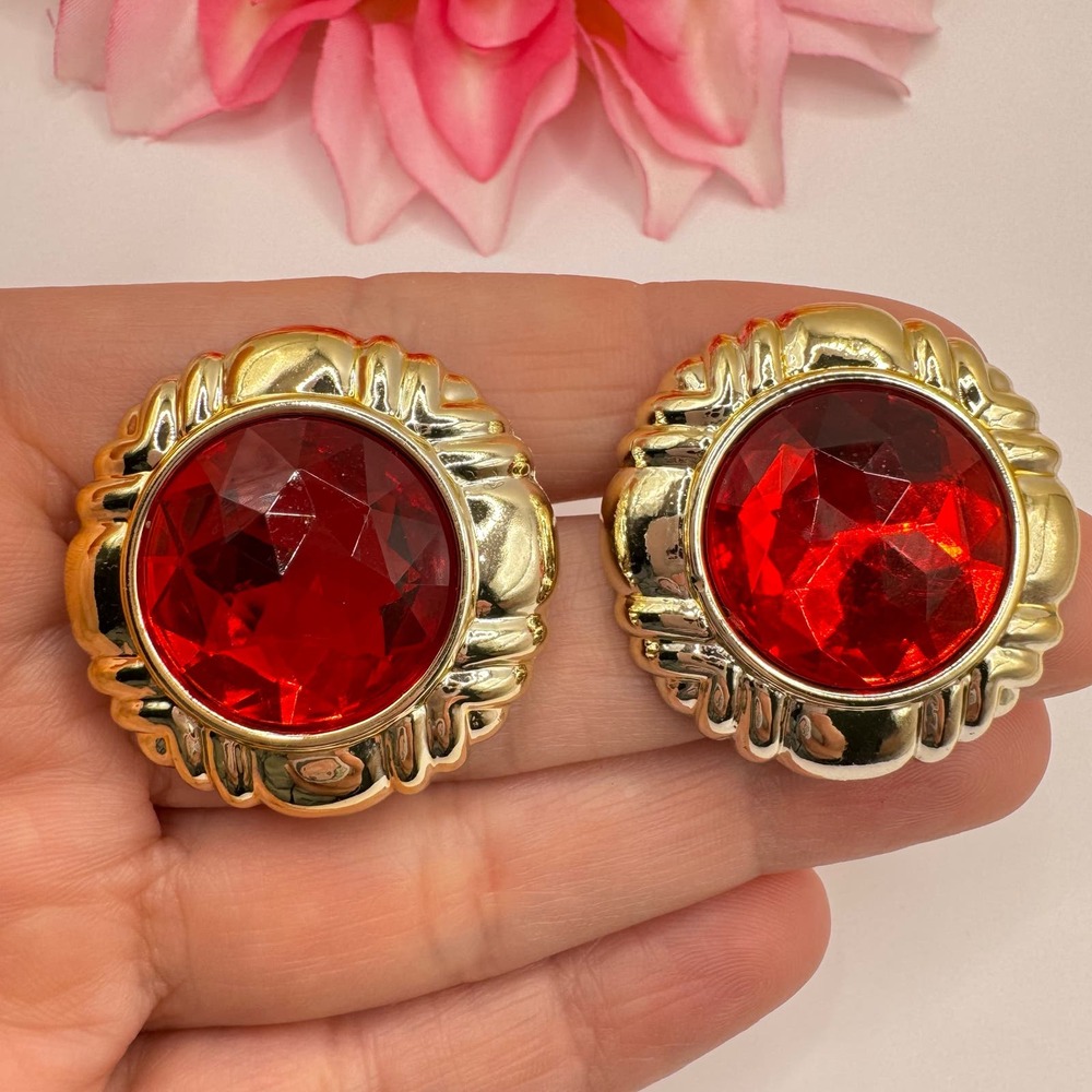 Vintage Faceted Red Faux Gripoix Bezel Set Lucite Stone Big Retro Earrings - Picture 3 of 8
